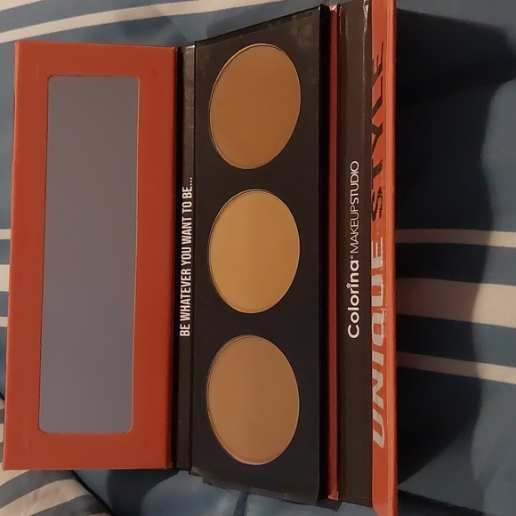 Assorted Makeup - Picture 9 of 9